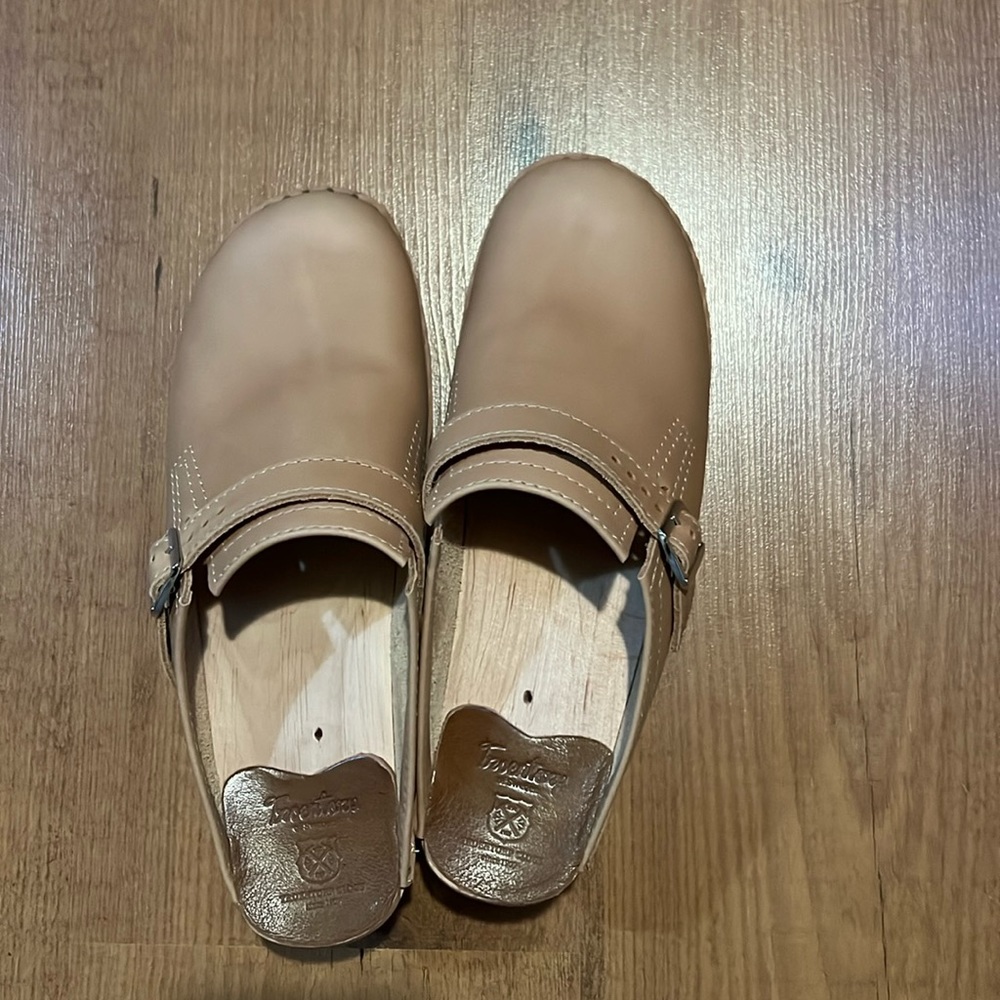 Troentorp clogs. Adjustable instep.